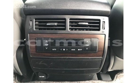 Acheter Import Voiture Toyota Land Cruiser Blanc à Import - Dubai, Îles Agalega Acheter Import Voiture Toyota Land Cruiser Blanc à Import - Dubai, Îles Agalega