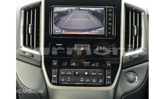 Acheter Import Voiture Toyota Land Cruiser Blanc à Import - Dubai, Îles Agalega Acheter Import Voiture Toyota Land Cruiser Blanc à Import - Dubai, Îles Agalega