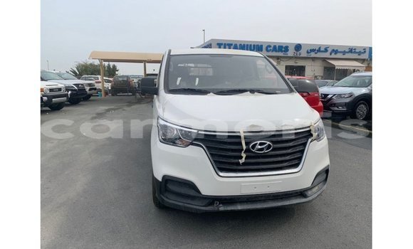 Buy Import Hyundai Cargo White Car in Import - Dubai in Agalega Islands Buy Import Hyundai Cargo White Car in Import - Dubai in Agalega Islands