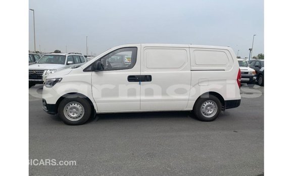 Buy Import Hyundai Cargo White Car in Import - Dubai in Agalega Islands Buy Import Hyundai Cargo White Car in Import - Dubai in Agalega Islands