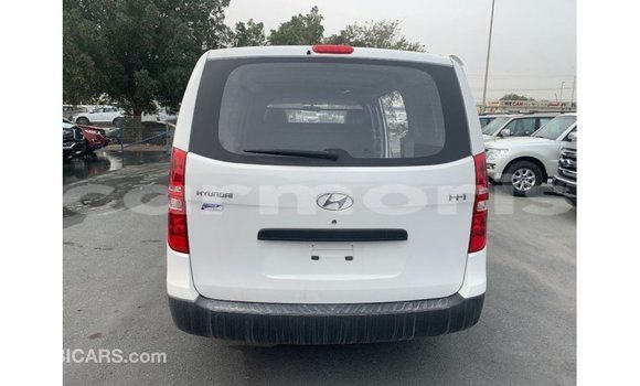 Buy Import Hyundai Cargo White Car in Import - Dubai in Agalega Islands Buy Import Hyundai Cargo White Car in Import - Dubai in Agalega Islands