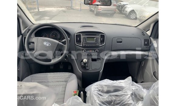 Buy Import Hyundai Cargo White Car in Import - Dubai in Agalega Islands Buy Import Hyundai Cargo White Car in Import - Dubai in Agalega Islands