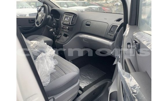 Buy Import Hyundai Cargo White Car in Import - Dubai in Agalega Islands Buy Import Hyundai Cargo White Car in Import - Dubai in Agalega Islands