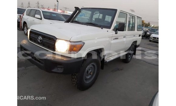 Buy Import Toyota Land Cruiser White Car in Import - Dubai in Agalega Islands Buy Import Toyota Land Cruiser White Car in Import - Dubai in Agalega Islands