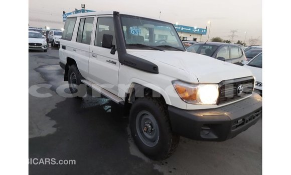 Buy Import Toyota Land Cruiser White Car in Import - Dubai in Agalega Islands Buy Import Toyota Land Cruiser White Car in Import - Dubai in Agalega Islands