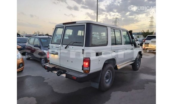 Buy Import Toyota Land Cruiser White Car in Import - Dubai in Agalega Islands Buy Import Toyota Land Cruiser White Car in Import - Dubai in Agalega Islands