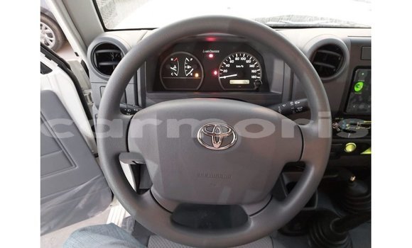 Buy Import Toyota Land Cruiser White Car in Import - Dubai in Agalega Islands Buy Import Toyota Land Cruiser White Car in Import - Dubai in Agalega Islands