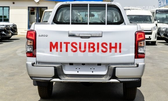 Buy Import Mitsubishi L200 White Car in Import - Dubai in Agalega Islands Buy Import Mitsubishi L200 White Car in Import - Dubai in Agalega Islands