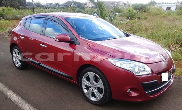 Buy Used Renault Clio Red Car in Port Louis in Port Louis District