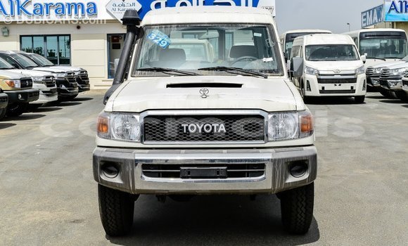 Buy Import Toyota Land Cruiser White Car in Import - Dubai in Agalega Islands Buy Import Toyota Land Cruiser White Car in Import - Dubai in Agalega Islands
