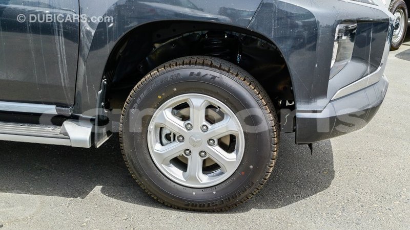 Big with watermark mitsubishi l200 agalega islands import dubai 4023