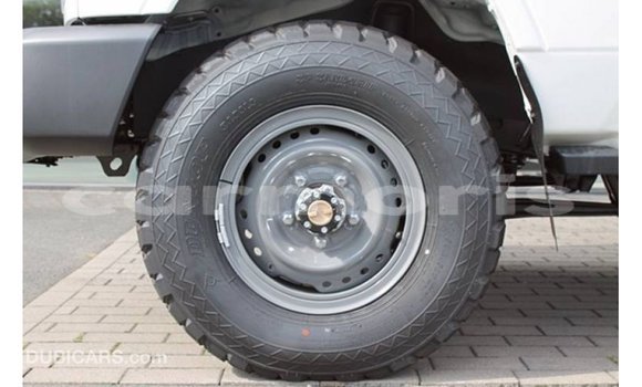 Buy Import Toyota Land Cruiser White Car in Import - Dubai in Agalega Islands Buy Import Toyota Land Cruiser White Car in Import - Dubai in Agalega Islands
