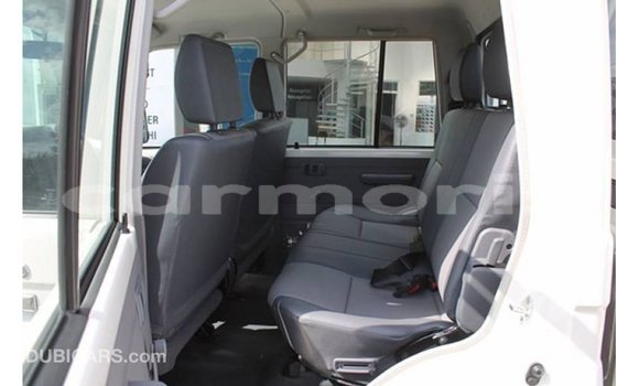 Buy Import Toyota Land Cruiser White Car in Import - Dubai in Agalega Islands Buy Import Toyota Land Cruiser White Car in Import - Dubai in Agalega Islands