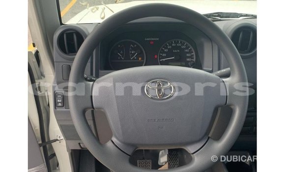 Buy Import Toyota Land Cruiser White Car in Import - Dubai in Agalega Islands Buy Import Toyota Land Cruiser White Car in Import - Dubai in Agalega Islands