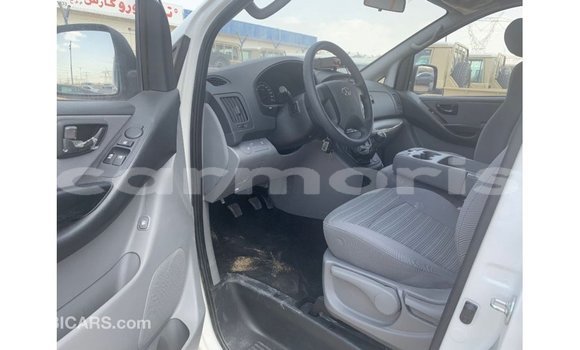 Buy Import Hyundai Accent White Car in Import - Dubai in Agalega Islands Buy Import Hyundai Accent White Car in Import - Dubai in Agalega Islands