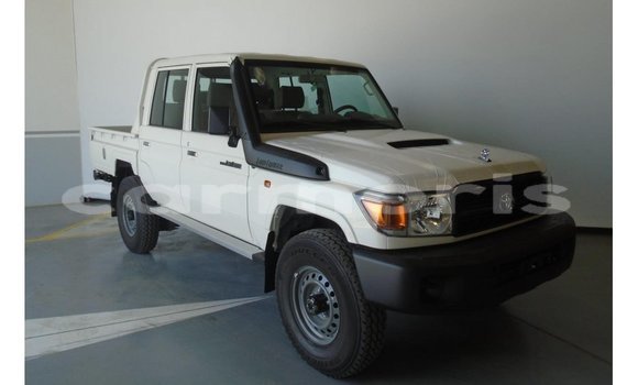 Buy Import Toyota Land Cruiser White Car in Import - Dubai in Agalega Islands Buy Import Toyota Land Cruiser White Car in Import - Dubai in Agalega Islands