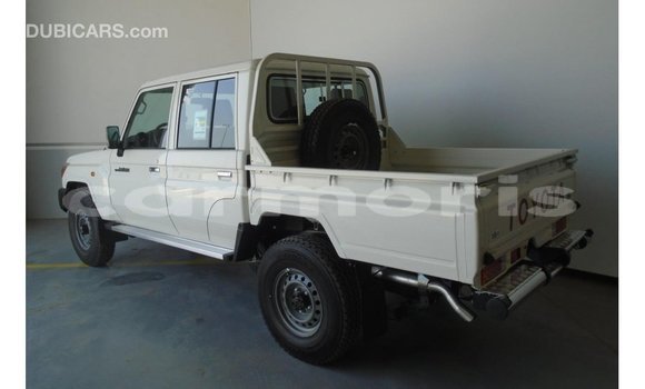 Buy Import Toyota Land Cruiser White Car in Import - Dubai in Agalega Islands Buy Import Toyota Land Cruiser White Car in Import - Dubai in Agalega Islands