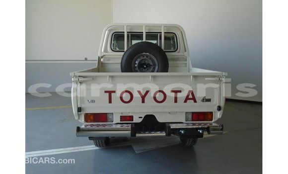 Buy Import Toyota Land Cruiser White Car in Import - Dubai in Agalega Islands Buy Import Toyota Land Cruiser White Car in Import - Dubai in Agalega Islands