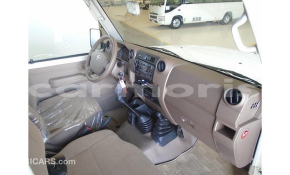 Buy Import Toyota Land Cruiser White Car in Import - Dubai in Agalega Islands Buy Import Toyota Land Cruiser White Car in Import - Dubai in Agalega Islands
