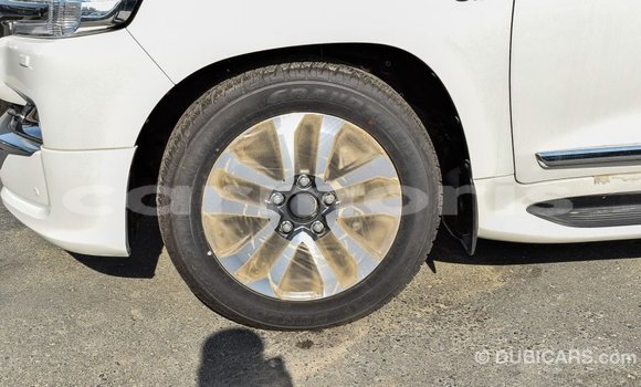 Acheter Import Voiture Toyota Land Cruiser Blanc à Import - Dubai, Îles Agalega Acheter Import Voiture Toyota Land Cruiser Blanc à Import - Dubai, Îles Agalega