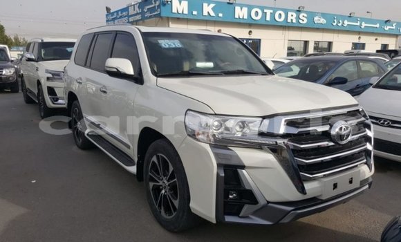 Acheter Import Voiture Toyota Land Cruiser Blanc à Import - Dubai, Îles Agalega Acheter Import Voiture Toyota Land Cruiser Blanc à Import - Dubai, Îles Agalega