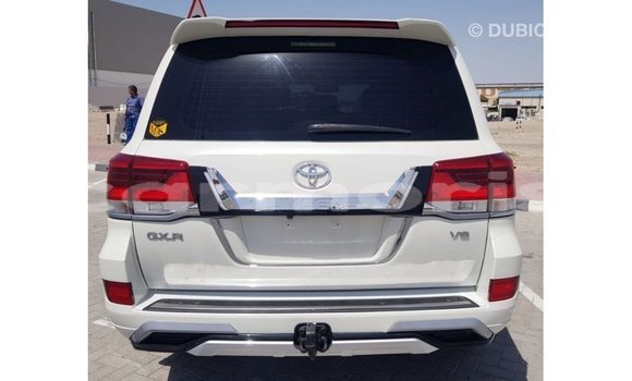 Acheter Import Voiture Toyota Land Cruiser Blanc à Import - Dubai, Îles Agalega Acheter Import Voiture Toyota Land Cruiser Blanc à Import - Dubai, Îles Agalega