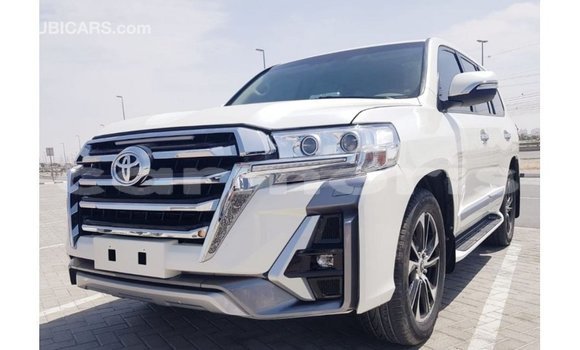 Acheter Import Voiture Toyota Land Cruiser Blanc à Import - Dubai, Îles Agalega Acheter Import Voiture Toyota Land Cruiser Blanc à Import - Dubai, Îles Agalega