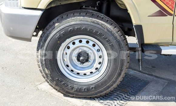 Acheter Import Voiture Toyota Land Cruiser Beige à Import - Dubai, Îles Agalega Acheter Import Voiture Toyota Land Cruiser Beige à Import - Dubai, Îles Agalega
