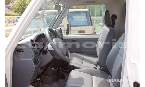 Buy Import Toyota Land Cruiser White Car in Import - Dubai in Agalega Islands Buy Import Toyota Land Cruiser White Car in Import - Dubai in Agalega Islands