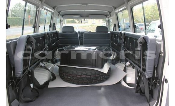 Buy Import Toyota Land Cruiser White Car in Import - Dubai in Agalega Islands Buy Import Toyota Land Cruiser White Car in Import - Dubai in Agalega Islands