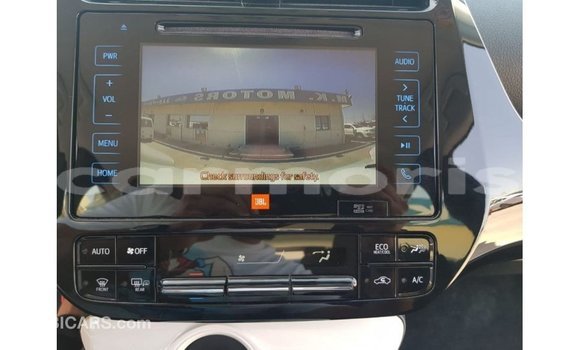 Acheter Import Voiture Toyota Prius Blanc à Import - Dubai, Îles Agalega Acheter Import Voiture Toyota Prius Blanc à Import - Dubai, Îles Agalega