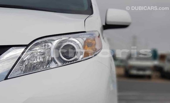 Buy Import Toyota Sienna White Car in Import - Dubai in Agalega Islands Buy Import Toyota Sienna White Car in Import - Dubai in Agalega Islands