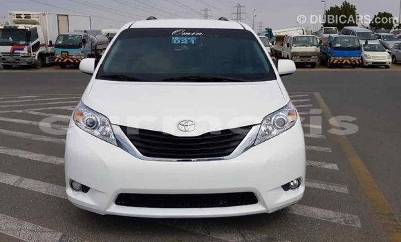Buy Import Toyota Sienna White Car in Import - Dubai in Agalega Islands Buy Import Toyota Sienna White Car in Import - Dubai in Agalega Islands