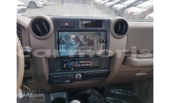Buy Import Toyota Land Cruiser Beige Car in Import - Dubai in Agalega Islands Buy Import Toyota Land Cruiser Beige Car in Import - Dubai in Agalega Islands