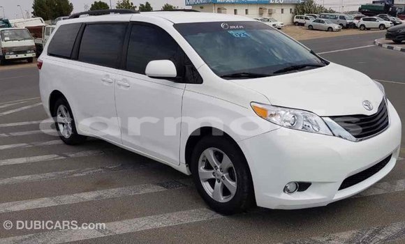 Buy Import Toyota Sienna White Car in Import - Dubai in Agalega Islands Buy Import Toyota Sienna White Car in Import - Dubai in Agalega Islands