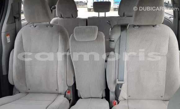 Buy Import Toyota Sienna White Car in Import - Dubai in Agalega Islands Buy Import Toyota Sienna White Car in Import - Dubai in Agalega Islands