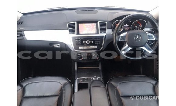 Buy Import Mercedes-Benz 190 Red Car in Import - Dubai in Agalega Islands Buy Import Mercedes-Benz 190 Red Car in Import - Dubai in Agalega Islands