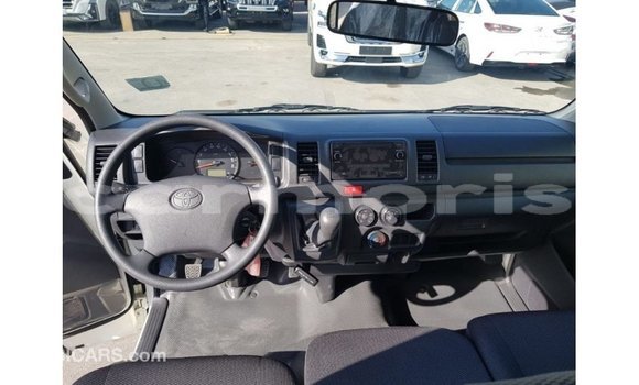 Buy Import Toyota Hiace White Car in Import - Dubai in Agalega Islands Buy Import Toyota Hiace White Car in Import - Dubai in Agalega Islands