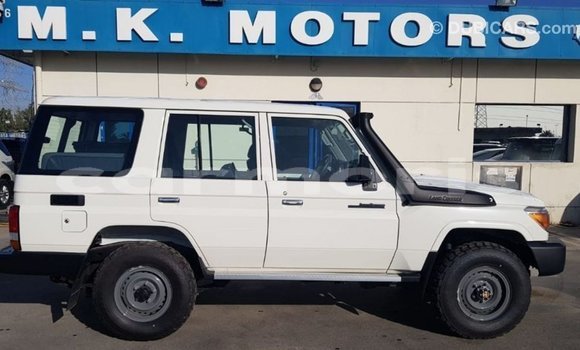 Buy Import Toyota Land Cruiser White Car in Import - Dubai in Agalega Islands Buy Import Toyota Land Cruiser White Car in Import - Dubai in Agalega Islands