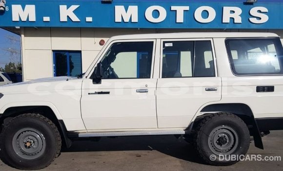Buy Import Toyota Land Cruiser White Car in Import - Dubai in Agalega Islands Buy Import Toyota Land Cruiser White Car in Import - Dubai in Agalega Islands