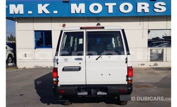 Buy Import Toyota Land Cruiser White Car in Import - Dubai in Agalega Islands Buy Import Toyota Land Cruiser White Car in Import - Dubai in Agalega Islands