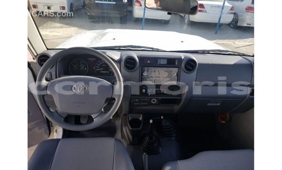 Buy Import Toyota Land Cruiser White Car in Import - Dubai in Agalega Islands Buy Import Toyota Land Cruiser White Car in Import - Dubai in Agalega Islands
