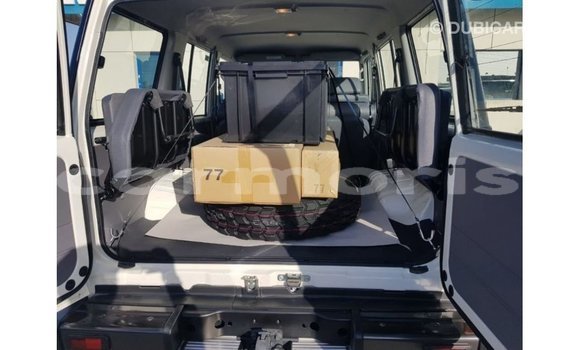 Buy Import Toyota Land Cruiser White Car in Import - Dubai in Agalega Islands Buy Import Toyota Land Cruiser White Car in Import - Dubai in Agalega Islands