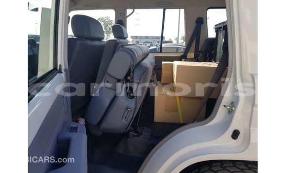 Buy Import Toyota Land Cruiser White Car in Import - Dubai in Agalega Islands Buy Import Toyota Land Cruiser White Car in Import - Dubai in Agalega Islands