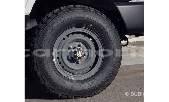 Buy Import Toyota Land Cruiser White Car in Import - Dubai in Agalega Islands Buy Import Toyota Land Cruiser White Car in Import - Dubai in Agalega Islands