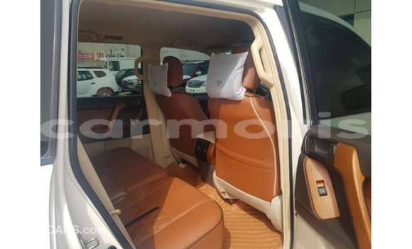 Buy Import Toyota Land Cruiser White Car in Import - Dubai in Agalega Islands Buy Import Toyota Land Cruiser White Car in Import - Dubai in Agalega Islands