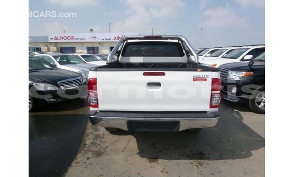 Buy Import Toyota Hilux White Car in Import - Dubai in Agalega Islands Buy Import Toyota Hilux White Car in Import - Dubai in Agalega Islands