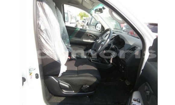 Buy Import Toyota Hilux White Car in Import - Dubai in Agalega Islands Buy Import Toyota Hilux White Car in Import - Dubai in Agalega Islands