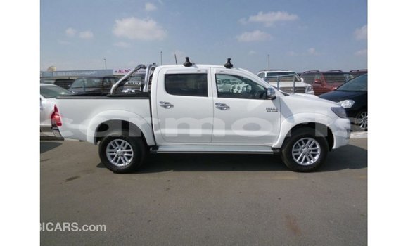 Buy Import Toyota Hilux White Car in Import - Dubai in Agalega Islands Buy Import Toyota Hilux White Car in Import - Dubai in Agalega Islands