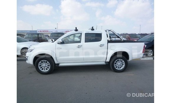 Buy Import Toyota Hilux White Car in Import - Dubai in Agalega Islands Buy Import Toyota Hilux White Car in Import - Dubai in Agalega Islands